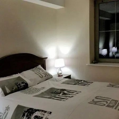 2 Oakleigh House Apartment